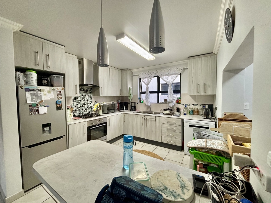 3 Bedroom Property for Sale in Loucharmante Western Cape